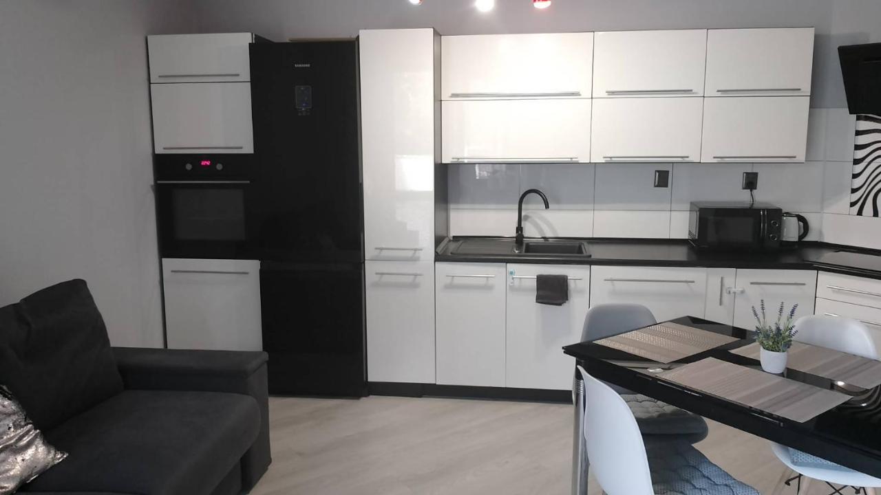 Apartament Zalesie Z Tarasem Lubiń Esterno foto